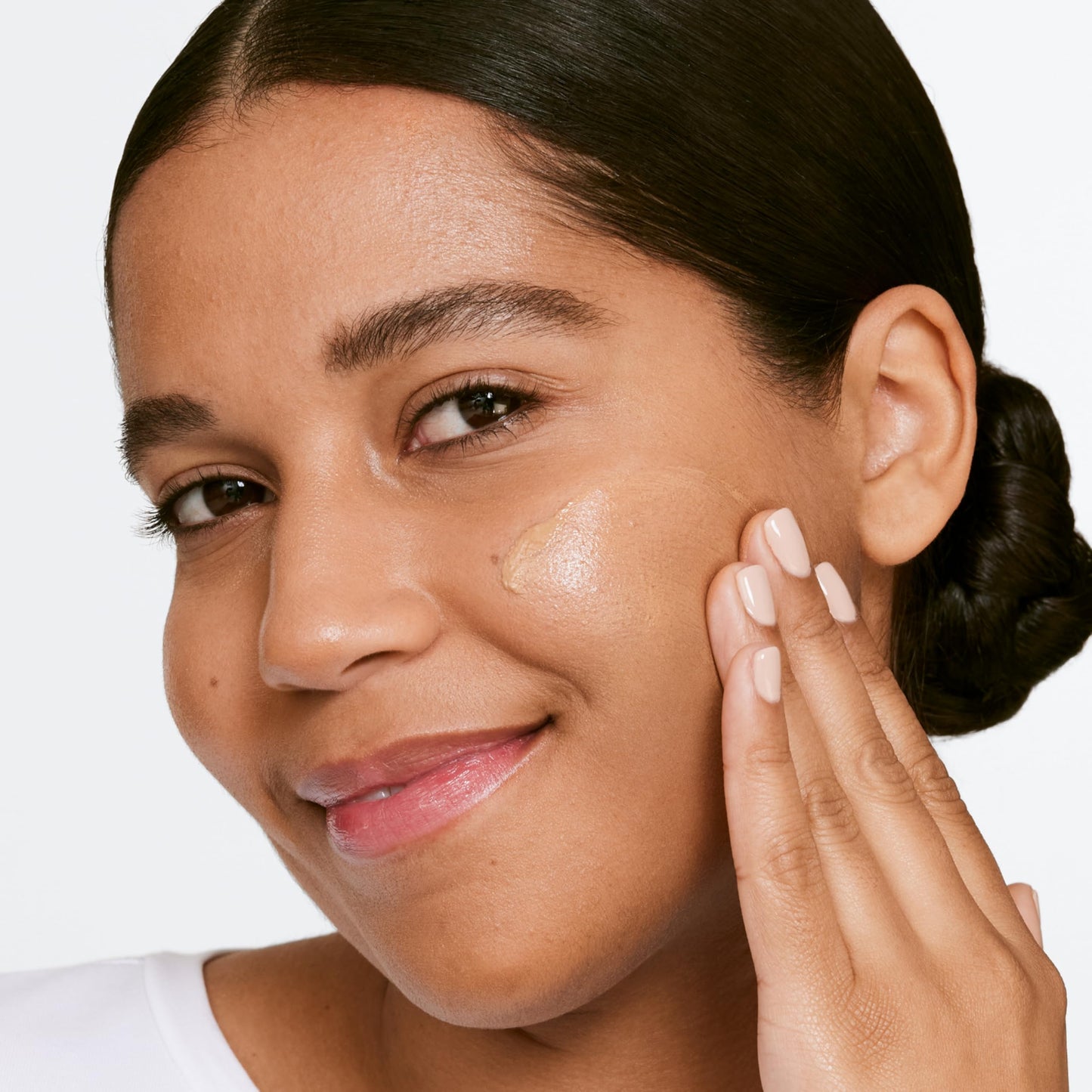 Clinique Moisture Surge Sheertint Hydrator Broad Spectrum SPF 25 | Tinted Moisturizer With SPF, Hyaluronic Acid + Aloe Water | Sheer Coverage, Natural Finish Skin Tint, Universal Deep, 1.4 Fl Oz