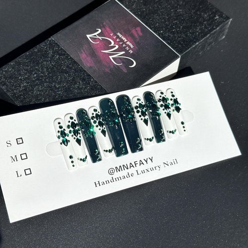 MNAFAYY 100% Handmade Nails 3D Rhinestone Crystal Extra Long Press On Nails Full Cover Luxury Gorgeous Reusable UV Finished Fake False Nails Acrylic Nail Kit With Box Gifts for Women Black White S