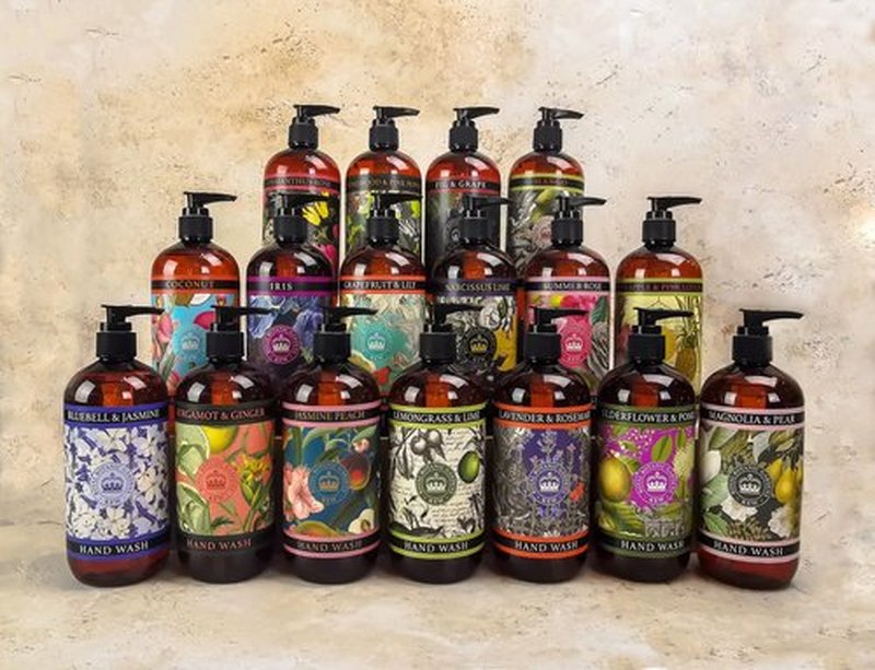 The English Soap Company Kew Gardens Luxury Hand and Body Wash, Refreshing Botanical Wash with a Rich Lather, Enriched with Soothing Aloe Vera and Vitamin E, Osmanthus Rose Scent 500ml