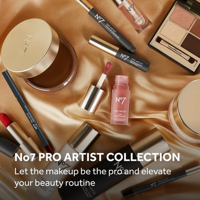 No7 Pro Artist Lip Oil - Hydrating Lip Oil with a High-Shine Finish - Non-Sticky Formula Enriched with Nourishing Ingredients to Improve Lip Hydration - Playful Peach (0.20 fl oz)