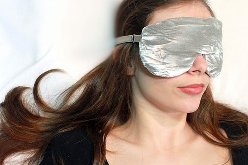 Candi Andi Handmade Opulence Yoga Eye Mask Pillow - Weighted Flaxseed Fill, Unscented, Satin & Velvet, Adjustable Strap - Ideal for Meditation & Restful Sleep -Silver - TEMF-SV