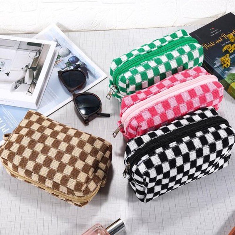 ZLFSRQ 4Pcs Checkered Makeup Bag for Women Knitted Small Cosmetic Bag Travel Makeup Pouch for Purse Zipper Toiletry Organizer Cute Aesthetic Girls Makeup Brushes Storage Bag (Green/Black/Pink/Brown)