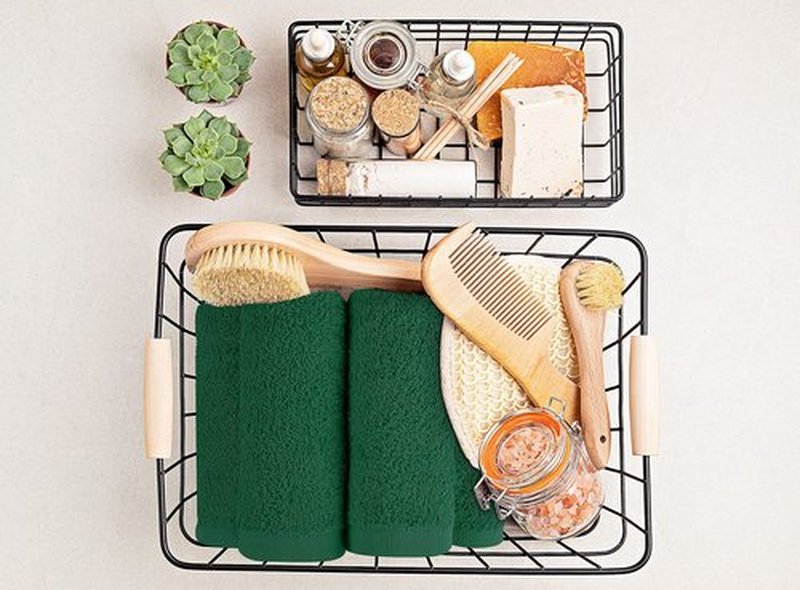 Utopia Towels 24 Pack Cotton Washcloths Set - 100% Ring Spun Cotton, Premium Quality Flannel Face Cloths, Highly Absorbent and Soft Feel Fingertip Towels (Hunter Green)