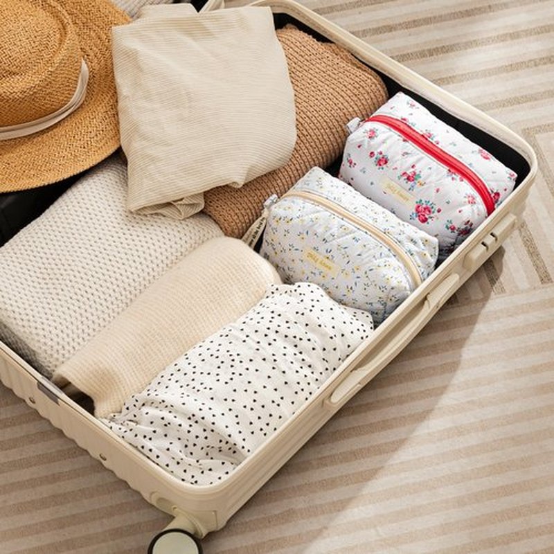 HBselect 2Pcs Quilted Makeup Bag Cute Makeup Bag Organizer Travel Cosmetic Bag Aesthetic Coquette Cotton Floral Make up Bag Toiletry Bags for Women Girls
