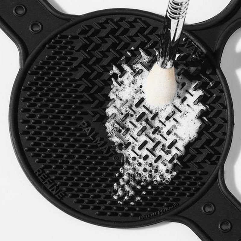 Sigma Beauty - Palmat® - Makeup Brush Cleaner - Perfect for Travel and On the Go - Palm Sized - Black