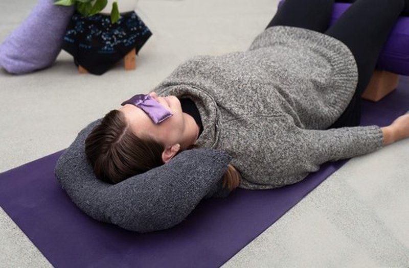 Clocktower Fitness Small and Ultralight Eye Pillow (6 x 2.5 in), for Yoga, Meditation, Relaxation, and Relief - Unscented (Purple)